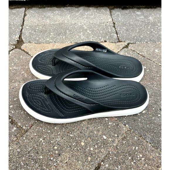 Crocs black & white flip flop sandals ladies 7, mens 5 - Picture 4 of 5